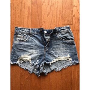 Denim distressed shorts